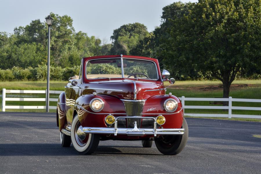  Ford V8 Super Deluxe Convertible Coupe 1941 года  (фото 13 из 16)